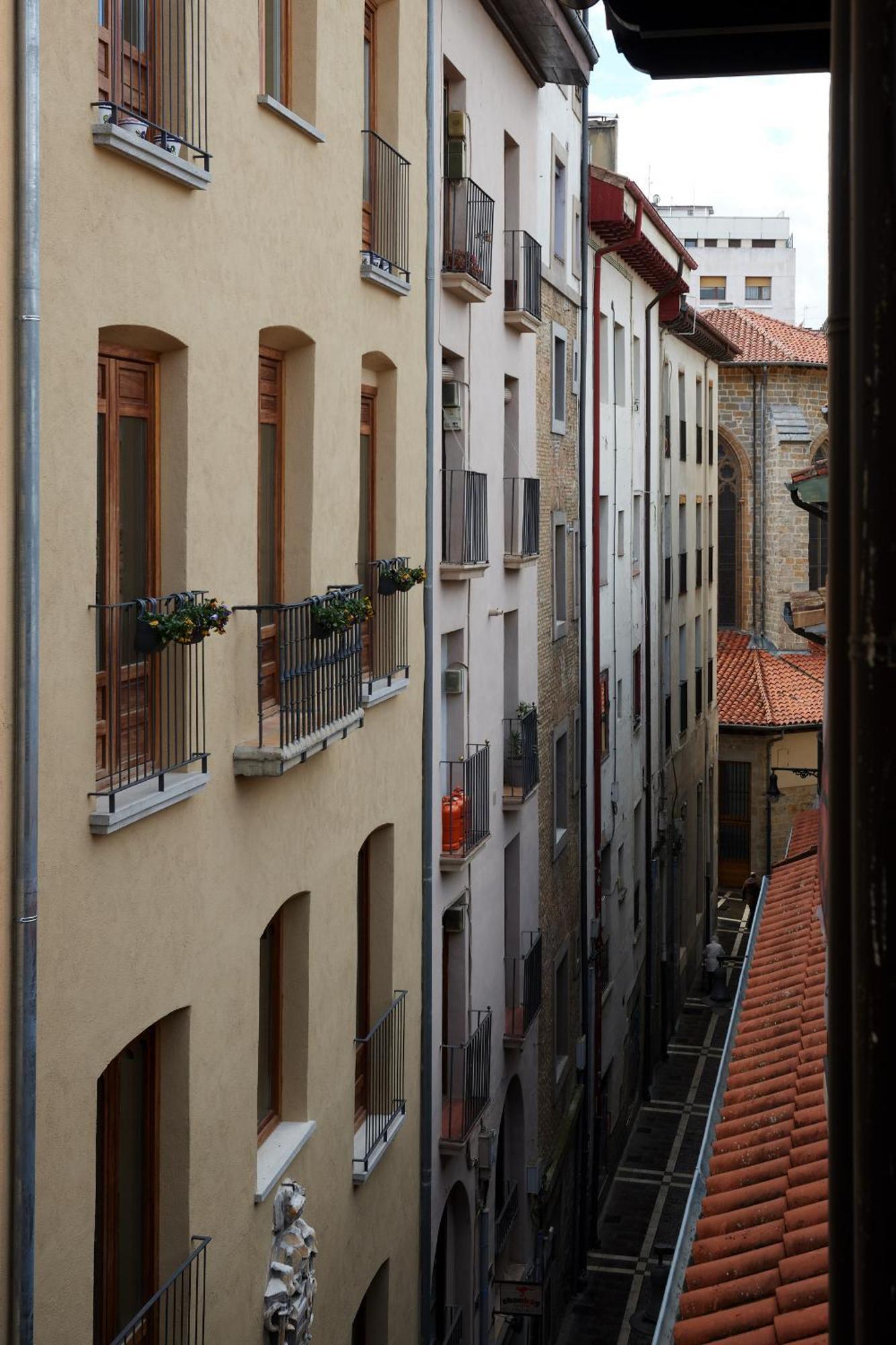 Tuapartamento Lindapamplona Apartment Exterior foto